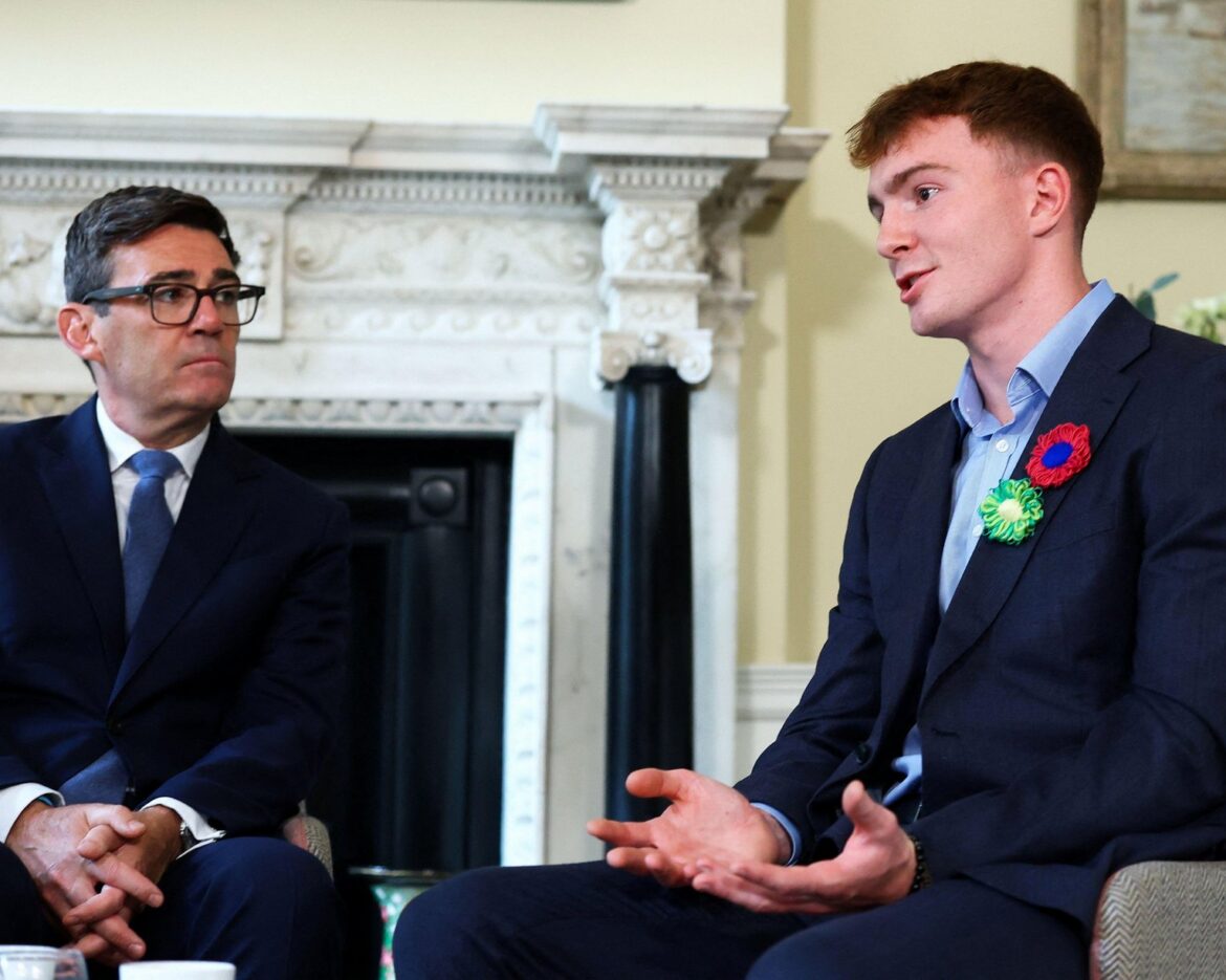Andy Burnham meet Archie Goodwin Headcase Cancer Trust